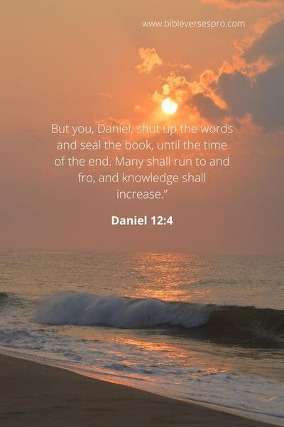 Daniel 12_4
